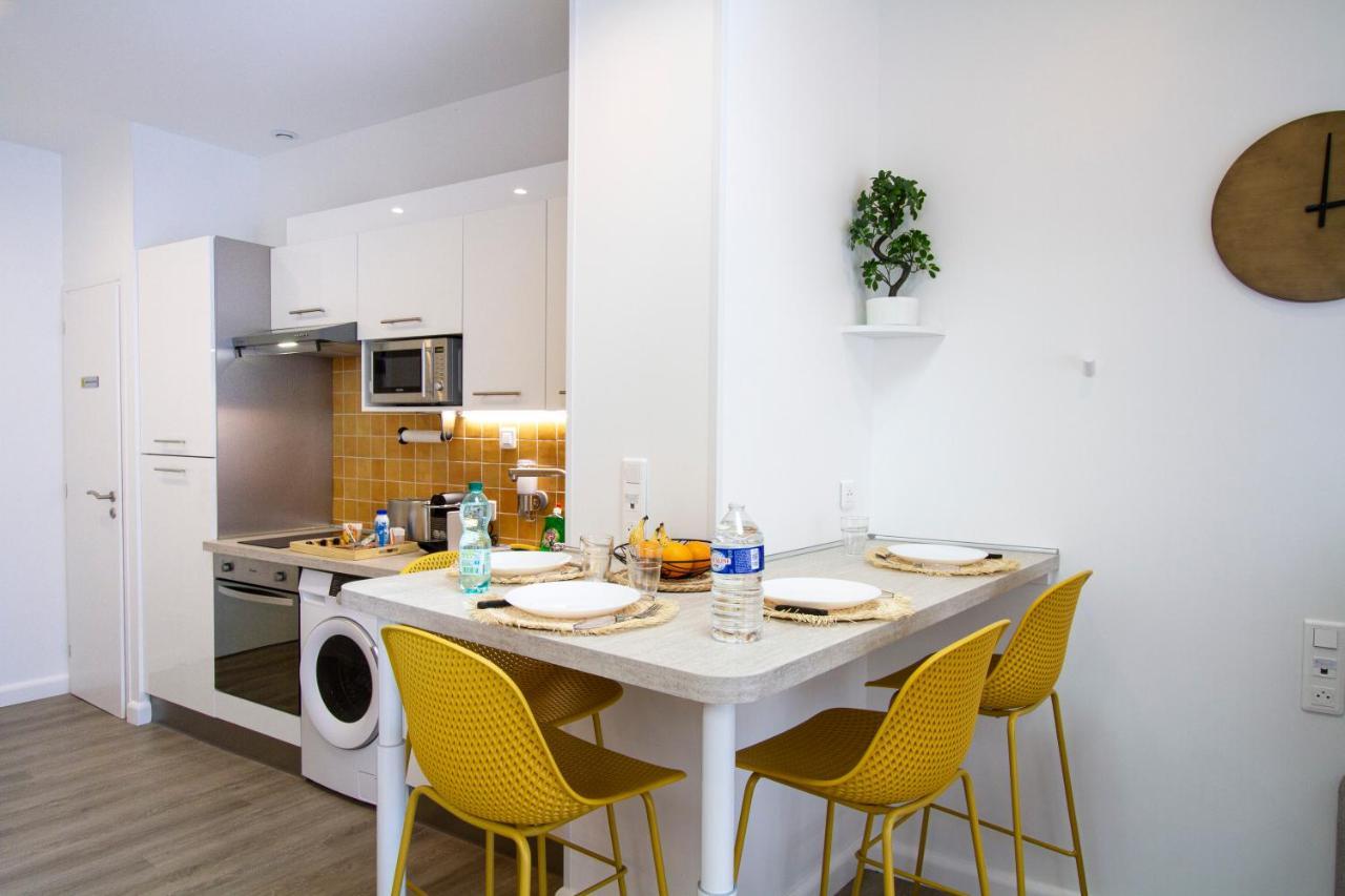 Soleil D'Ete: Balcony Retreat with Netflix & Free Parking Apartment Chalons-en-Champagne Exterior photo