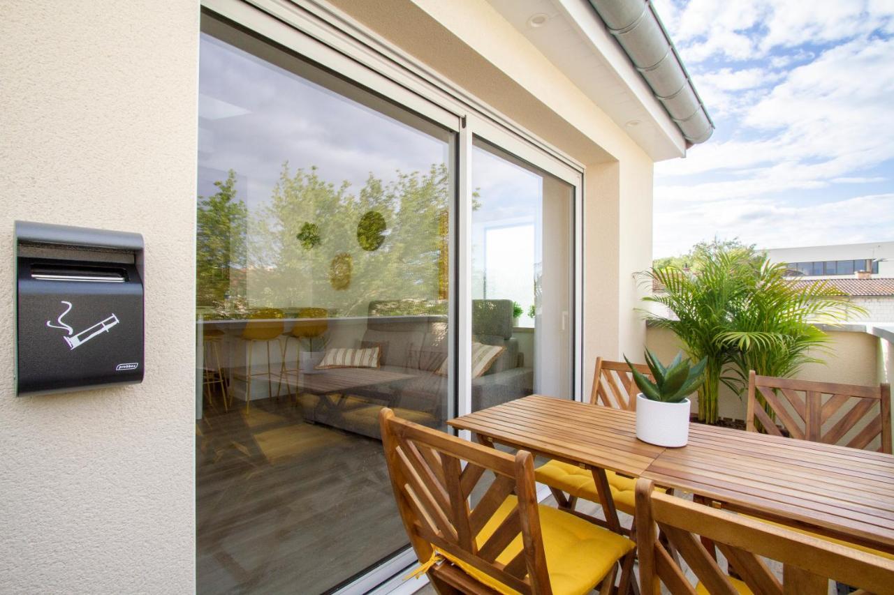 Soleil D'Ete: Balcony Retreat with Netflix & Free Parking Apartment Chalons-en-Champagne Exterior photo