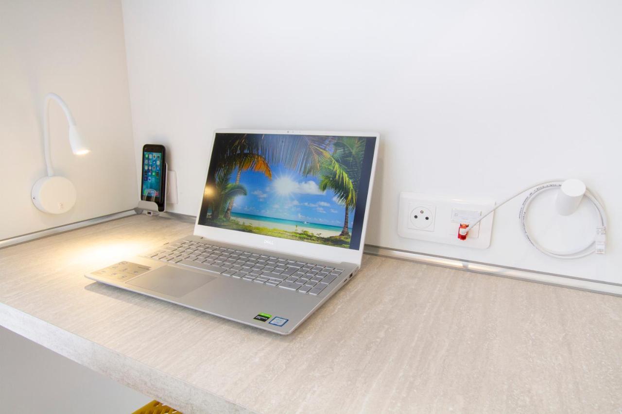 Soleil D'Ete: Balcony Retreat with Netflix & Free Parking Apartment Chalons-en-Champagne Exterior photo