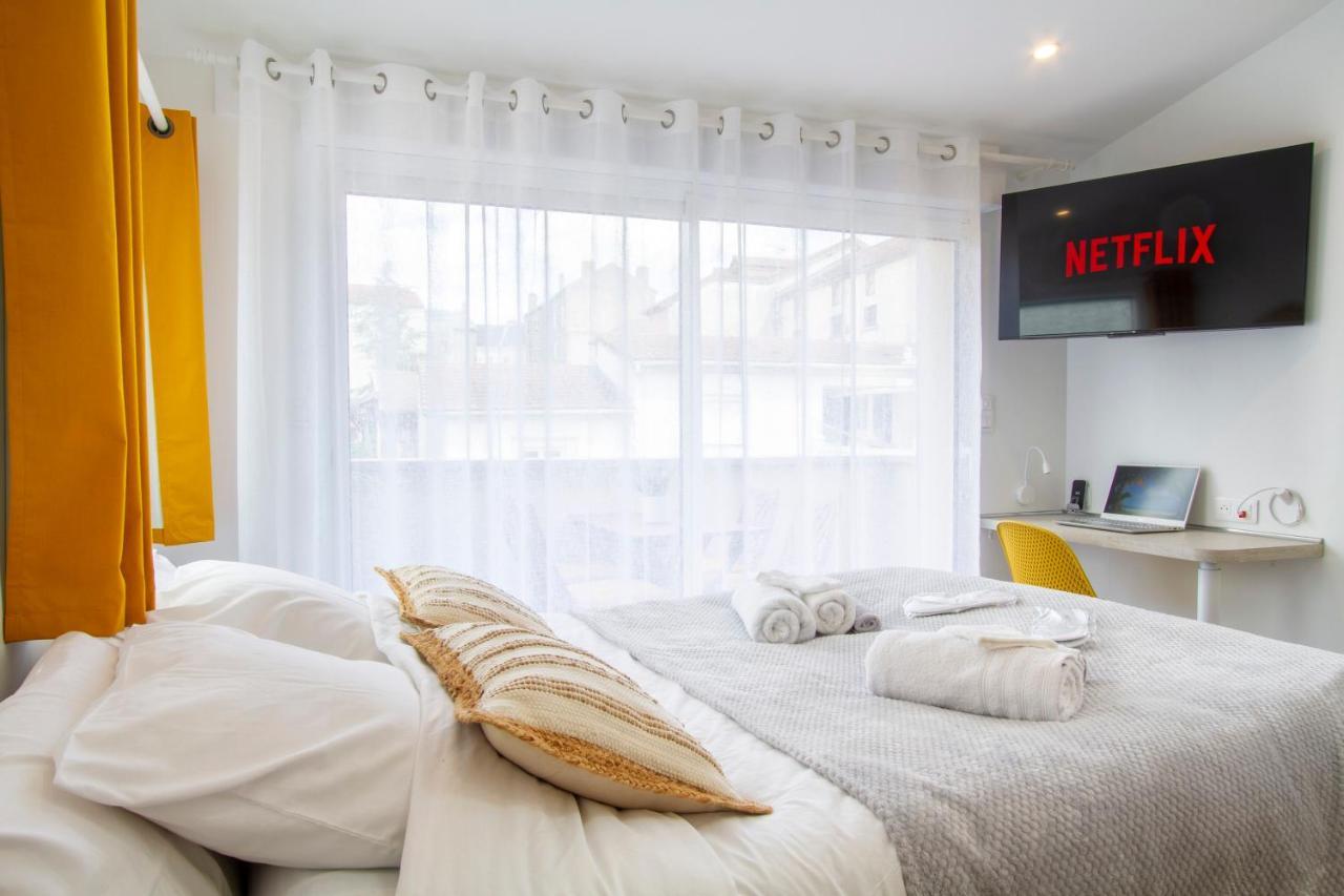 Soleil D'Ete: Balcony Retreat with Netflix & Free Parking Apartment Chalons-en-Champagne Exterior photo